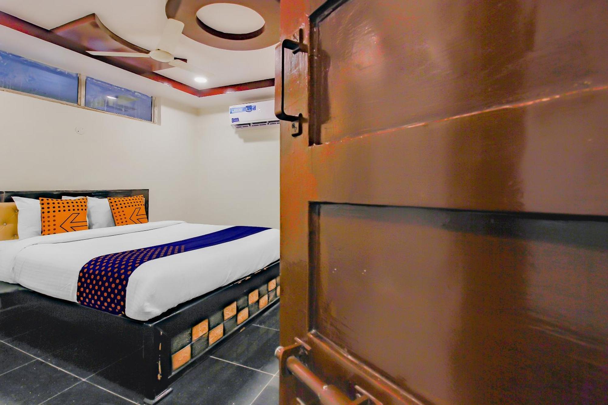 Spot On Hotel Grand Inn Warangal Exteriér fotografie
